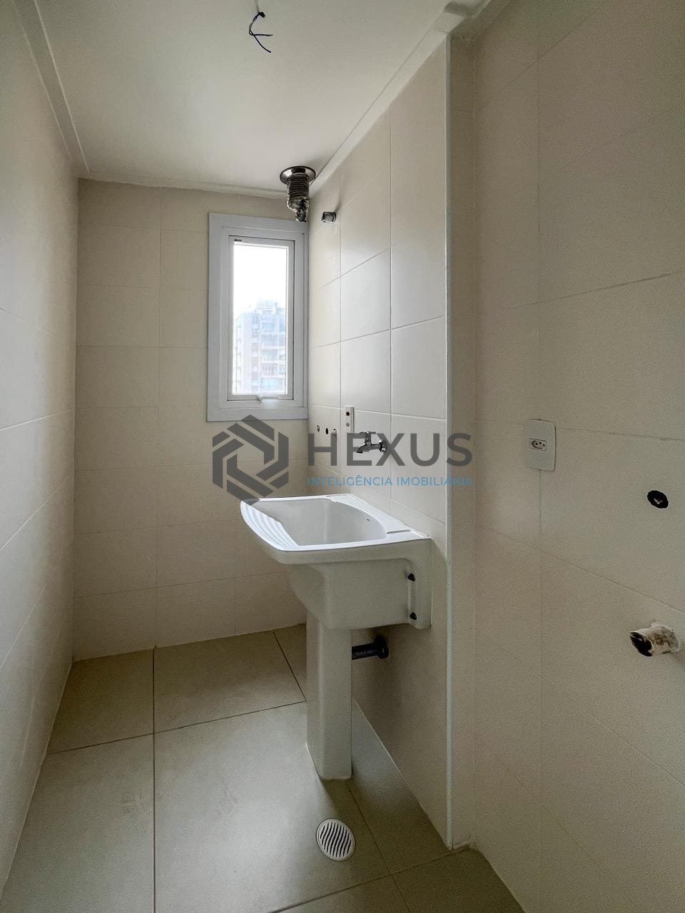 Foto 8 de Apartamento com varanda gourmet, vista mar e lazer na quadra mar da Praia das Pitangueiras, Guaruja