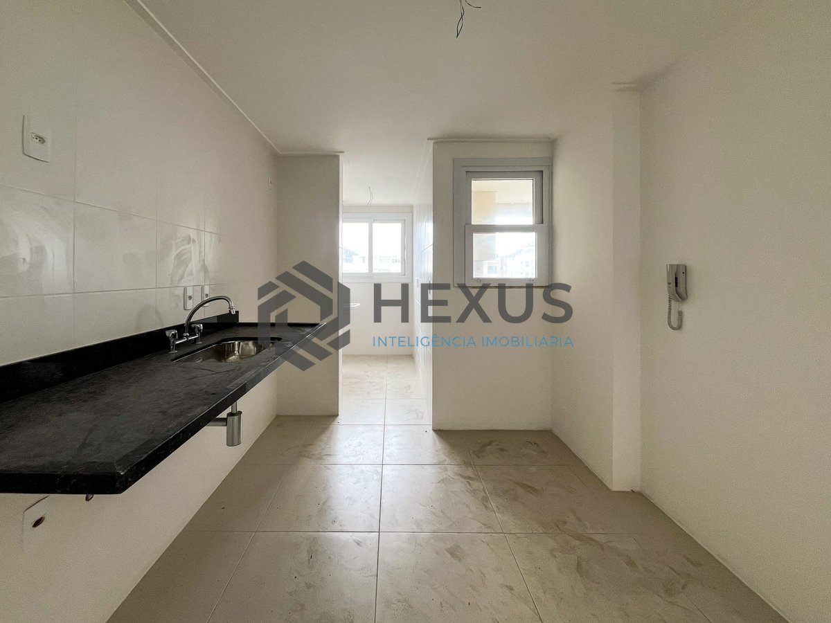 Foto 11 de Apartamento com varanda gourmet, vista mar e lazer na quadra mar da Praia das Pitangueiras, Guaruja