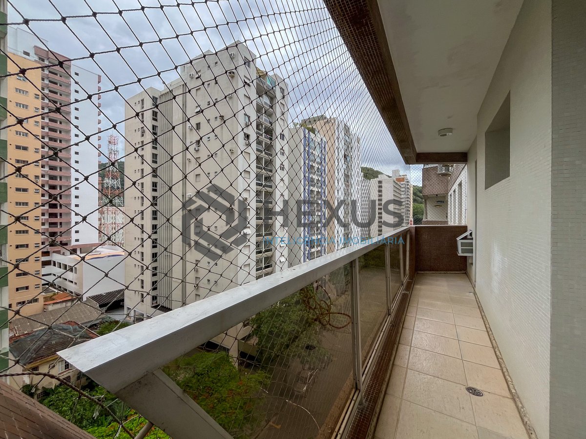 Foto 25 de Apartamento com varanda e vista mar na quadra mar da Praia das Pitangueiras, Guaruja