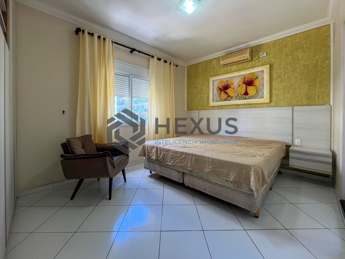 Foto 25 de Apartamento com varanda e vista mar na quadra-mar da Praia das Pitangueiras, Guaruja