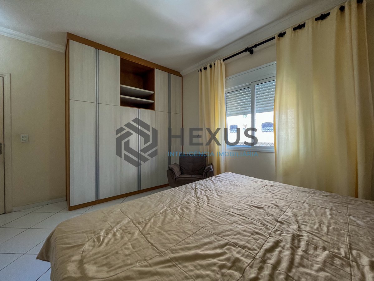 Foto 26 de Apartamento com varanda e vista mar na quadra-mar da Praia das Pitangueiras, Guaruja