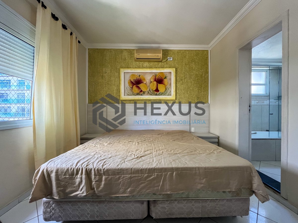 Foto 27 de Apartamento com varanda e vista mar na quadra-mar da Praia das Pitangueiras, Guaruja
