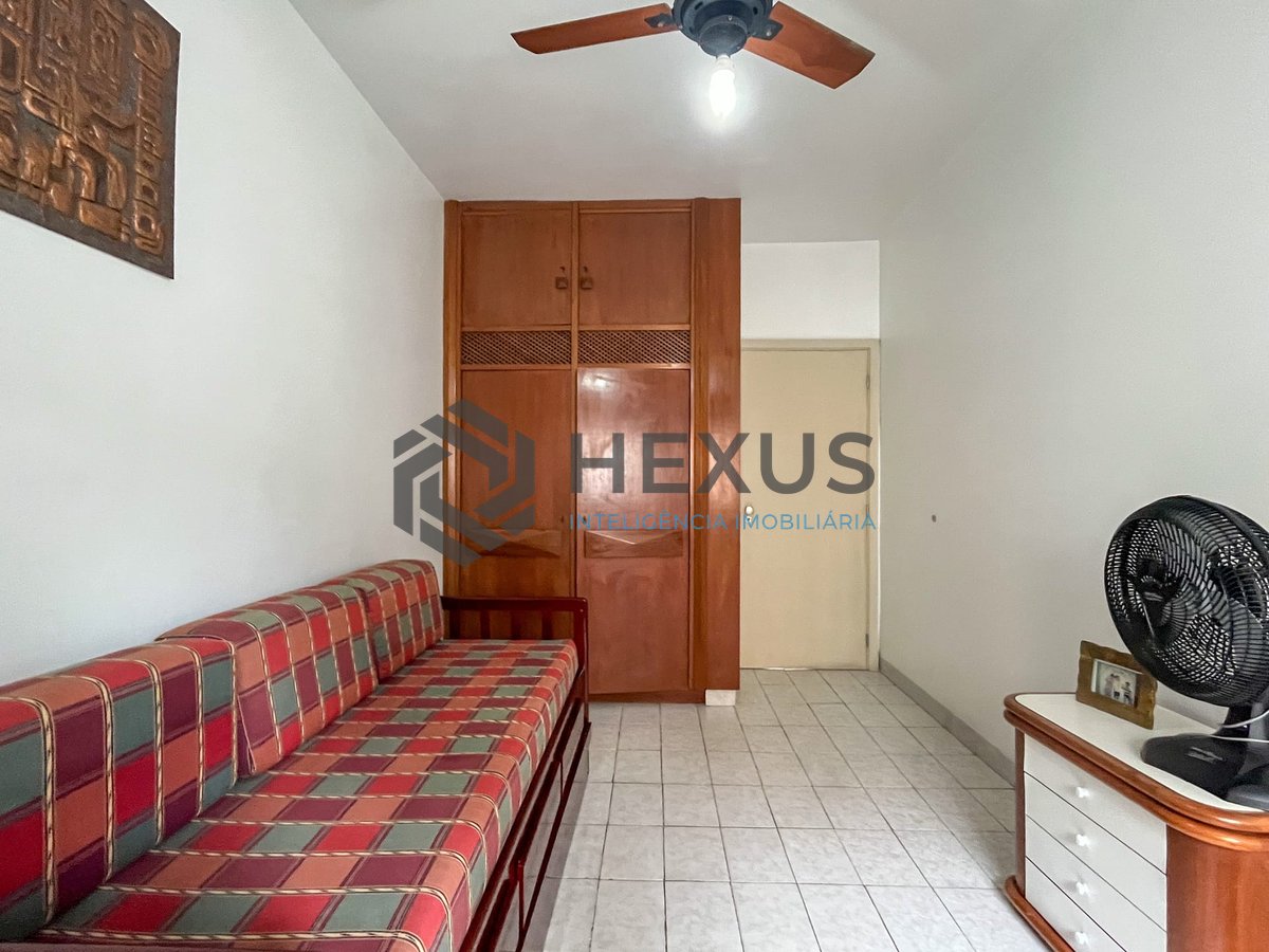 Foto 11 de Apartamento com varanda na quadra mar da Praia das Pitangueiras, Guaruja