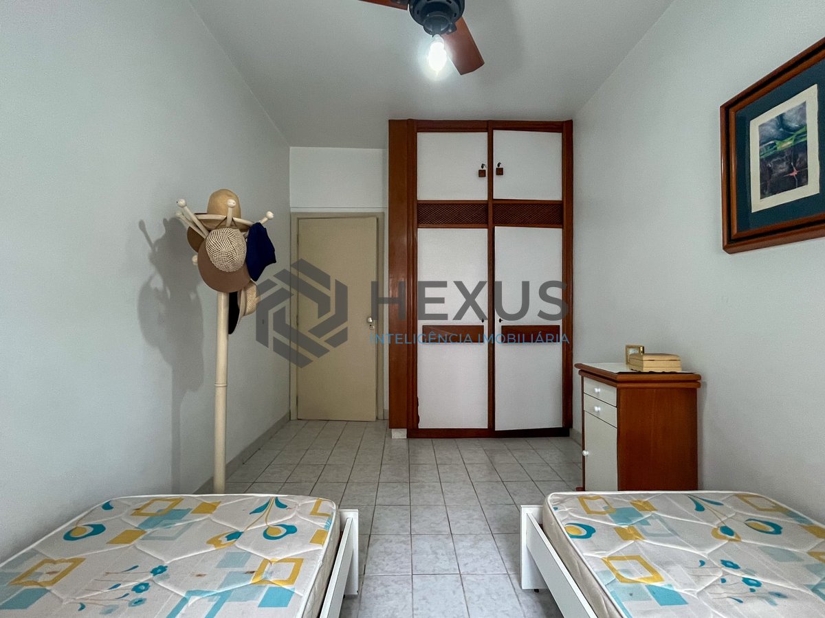 Foto 13 de Apartamento com varanda na quadra mar da Praia das Pitangueiras, Guaruja
