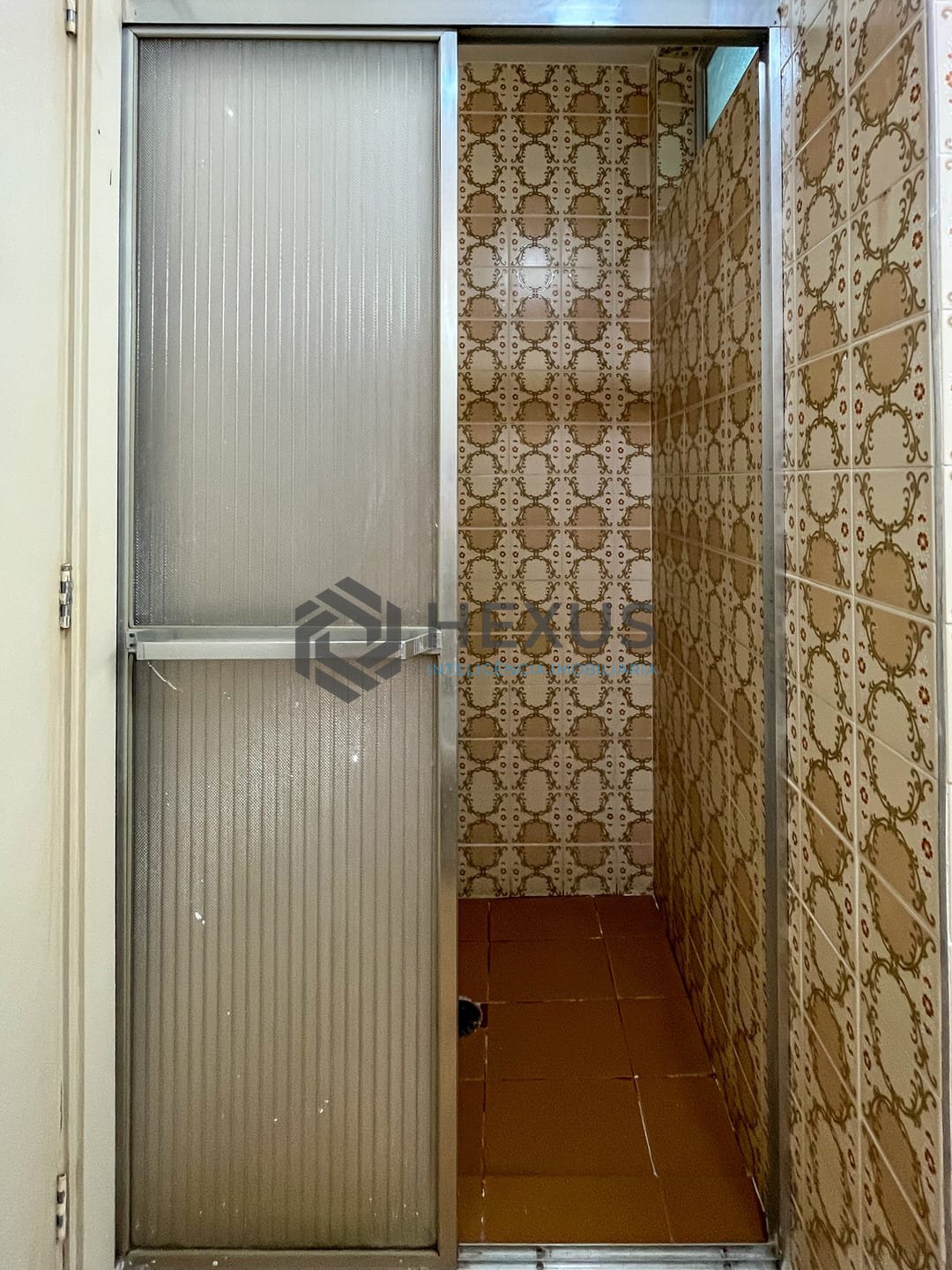 Foto 15 de Apartamento com varanda na quadra mar da Praia das Pitangueiras, Guaruja