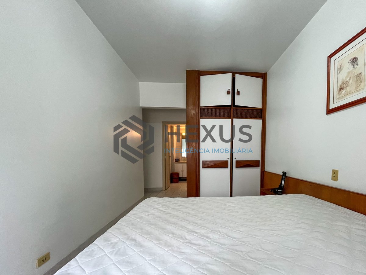 Foto 18 de Apartamento com varanda na quadra mar da Praia das Pitangueiras, Guaruja