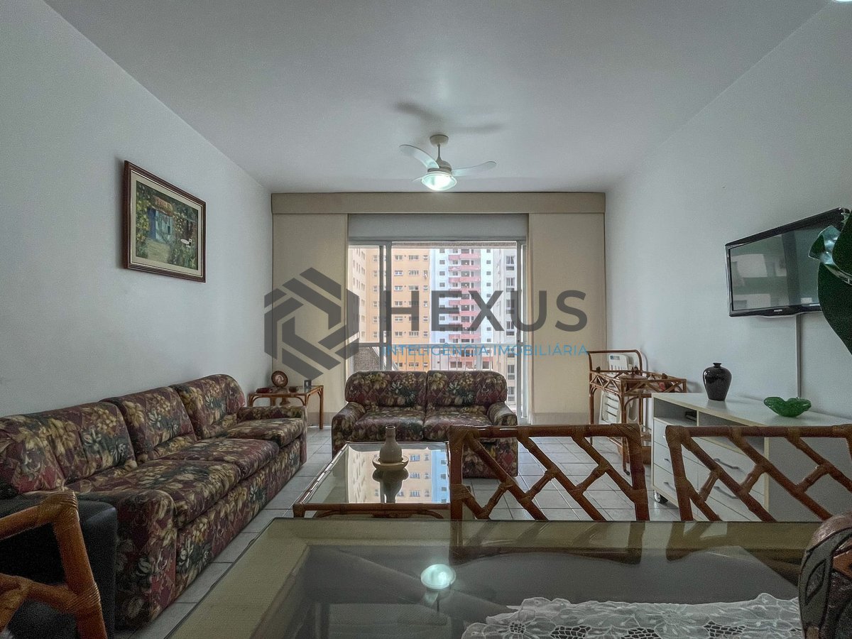 Foto 5 de Apartamento com varanda na quadra mar da Praia das Pitangueiras, Guaruja