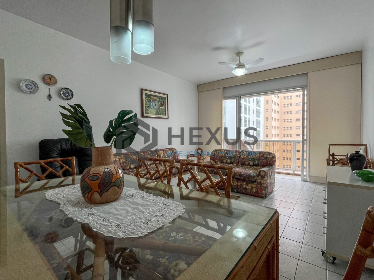 Foto 6 de Apartamento com varanda na quadra mar da Praia das Pitangueiras, Guaruja