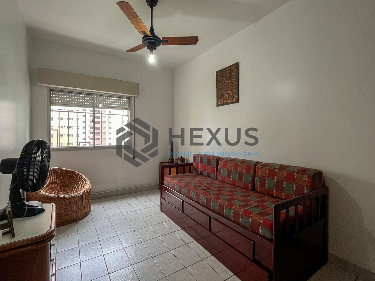 Foto 10 de Apartamento com varanda na quadra mar da Praia das Pitangueiras, Guaruja