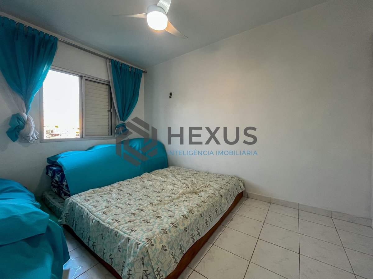 Foto 6 de Apartamento com varanda e lazer a uma quadra da Praia das Pitangueiras, Guaruja