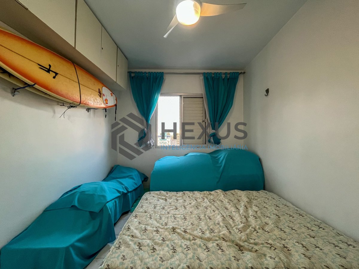Foto 7 de Apartamento com varanda e lazer a uma quadra da Praia das Pitangueiras, Guaruja