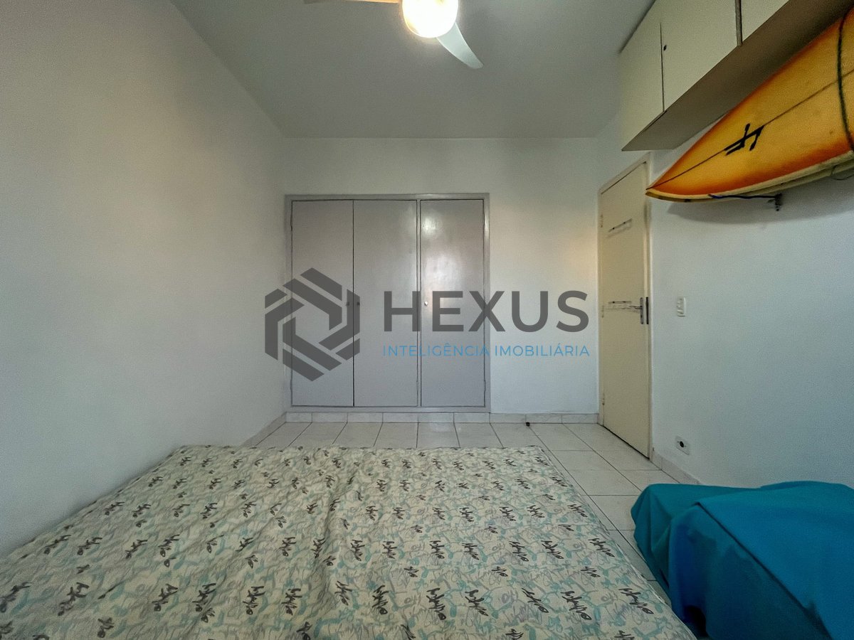 Foto 8 de Apartamento com varanda e lazer a uma quadra da Praia das Pitangueiras, Guaruja