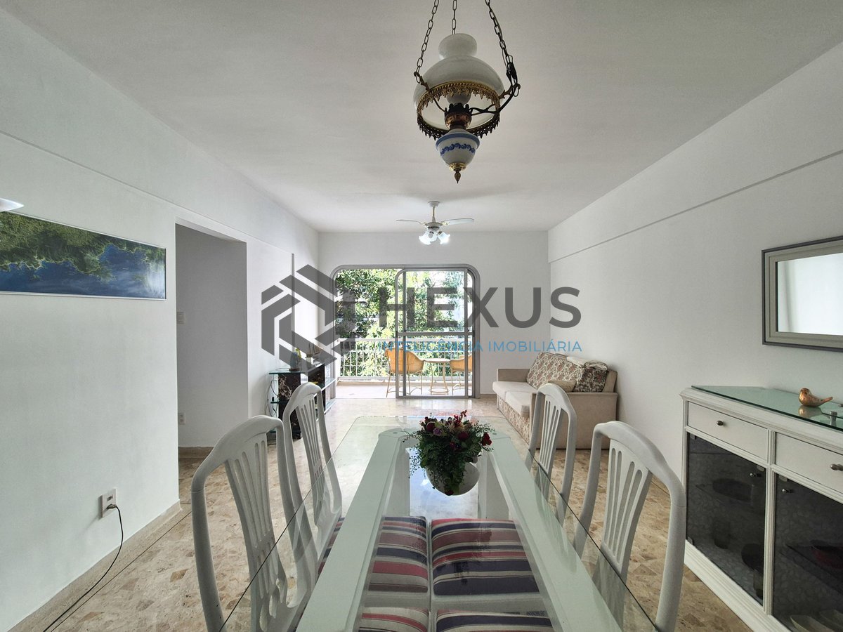 Foto 2 de Apartamento com varanda na Praia das Pitangueiras, Guaruja