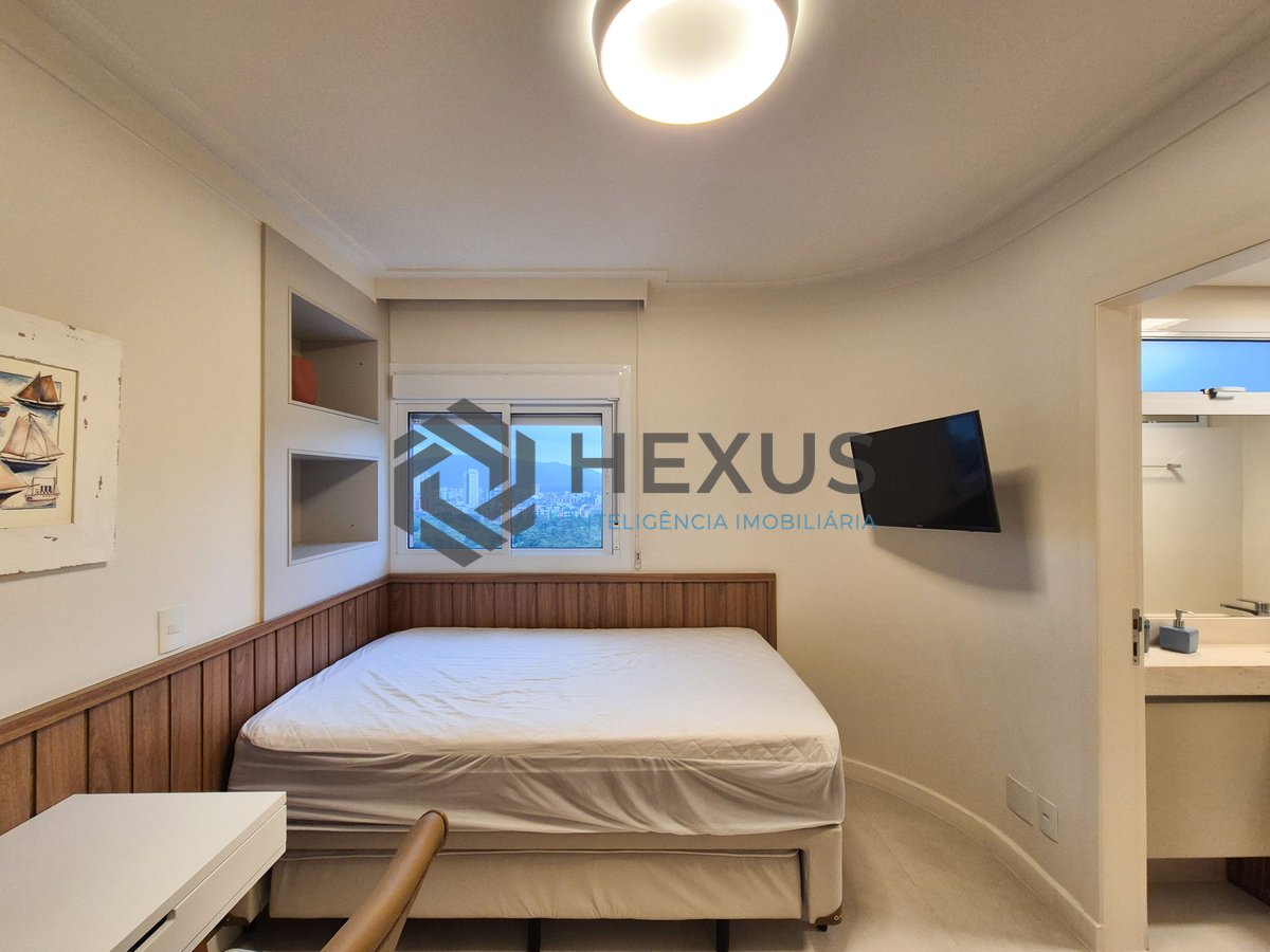 Foto 20 de Apartamento reformado frente mar com varanda gourmet e lazer de clube na Praia da Enseada, Guaruja
