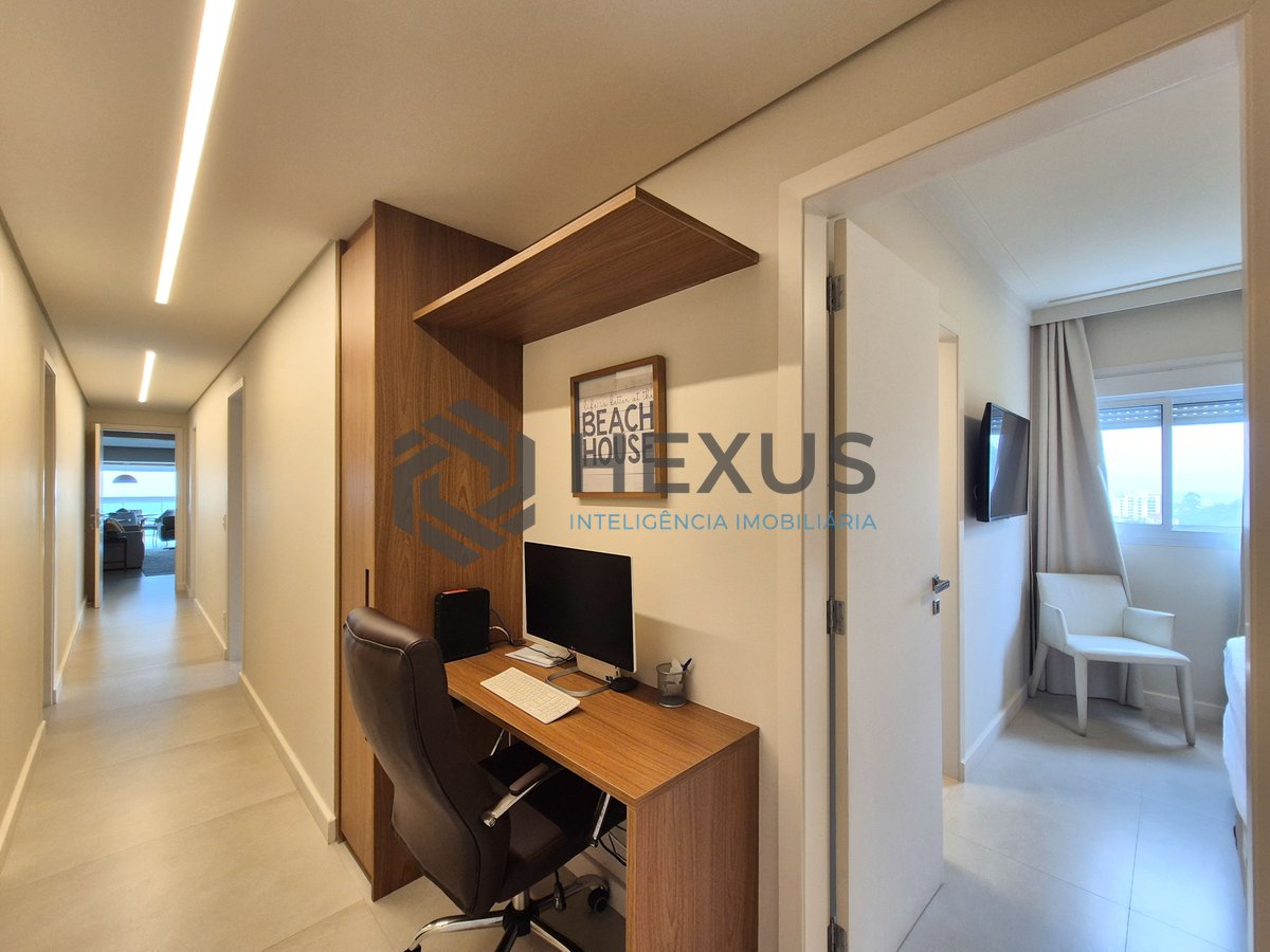 Foto 41 de Apartamento reformado frente mar com varanda gourmet e lazer de clube na Praia da Enseada, Guaruja