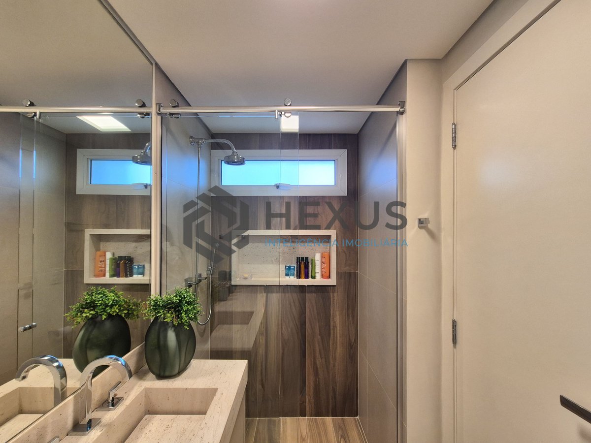 Foto 48 de Apartamento reformado frente mar com varanda gourmet e lazer de clube na Praia da Enseada, Guaruja