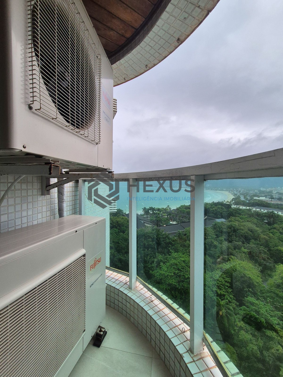 Foto 54 de Apartamento reformado frente mar com varanda gourmet e lazer de clube na Praia da Enseada, Guaruja