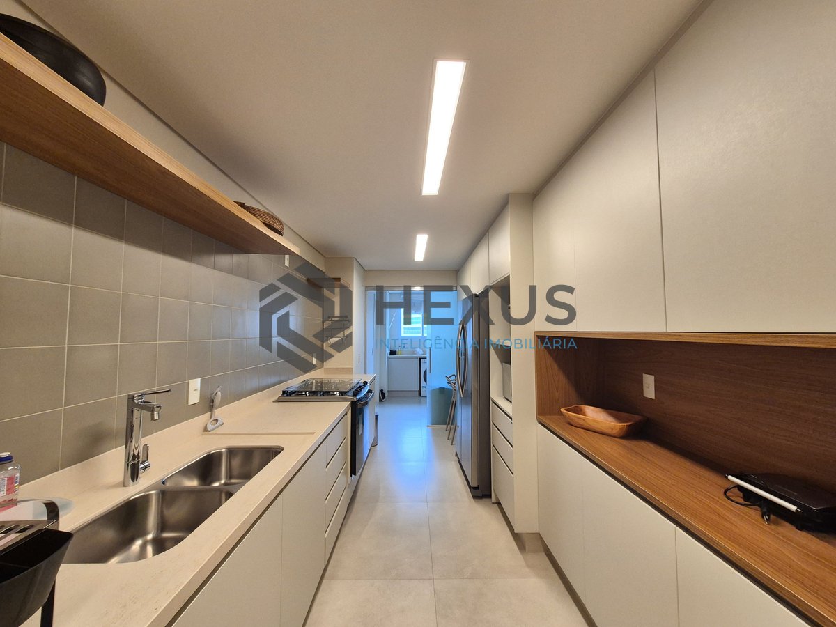 Foto 62 de Apartamento reformado frente mar com varanda gourmet e lazer de clube na Praia da Enseada, Guaruja