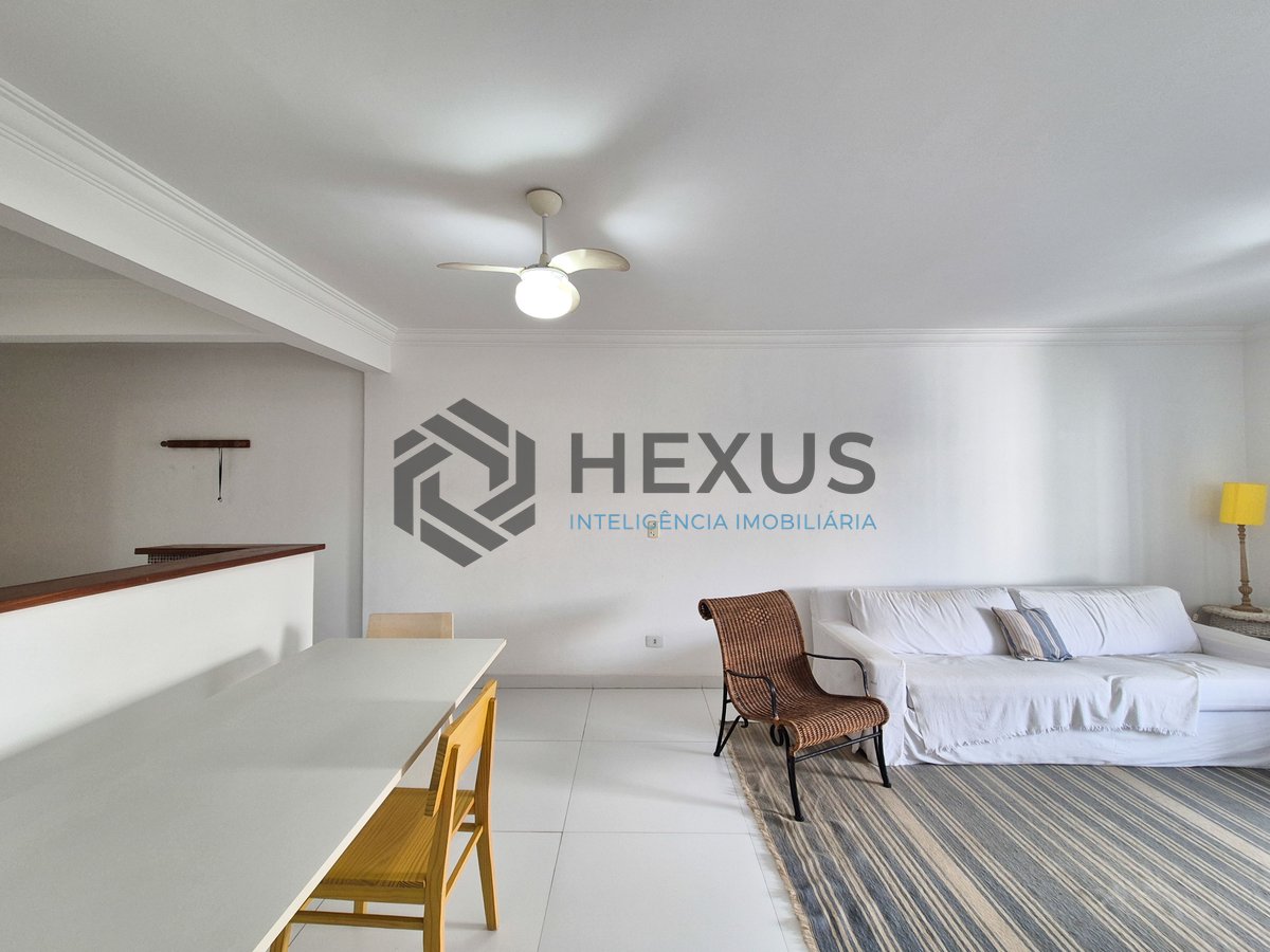 Foto 6 de Apartamento com varanda e lazer na quadra mar da Praia das Pitangueiras, Guaruja