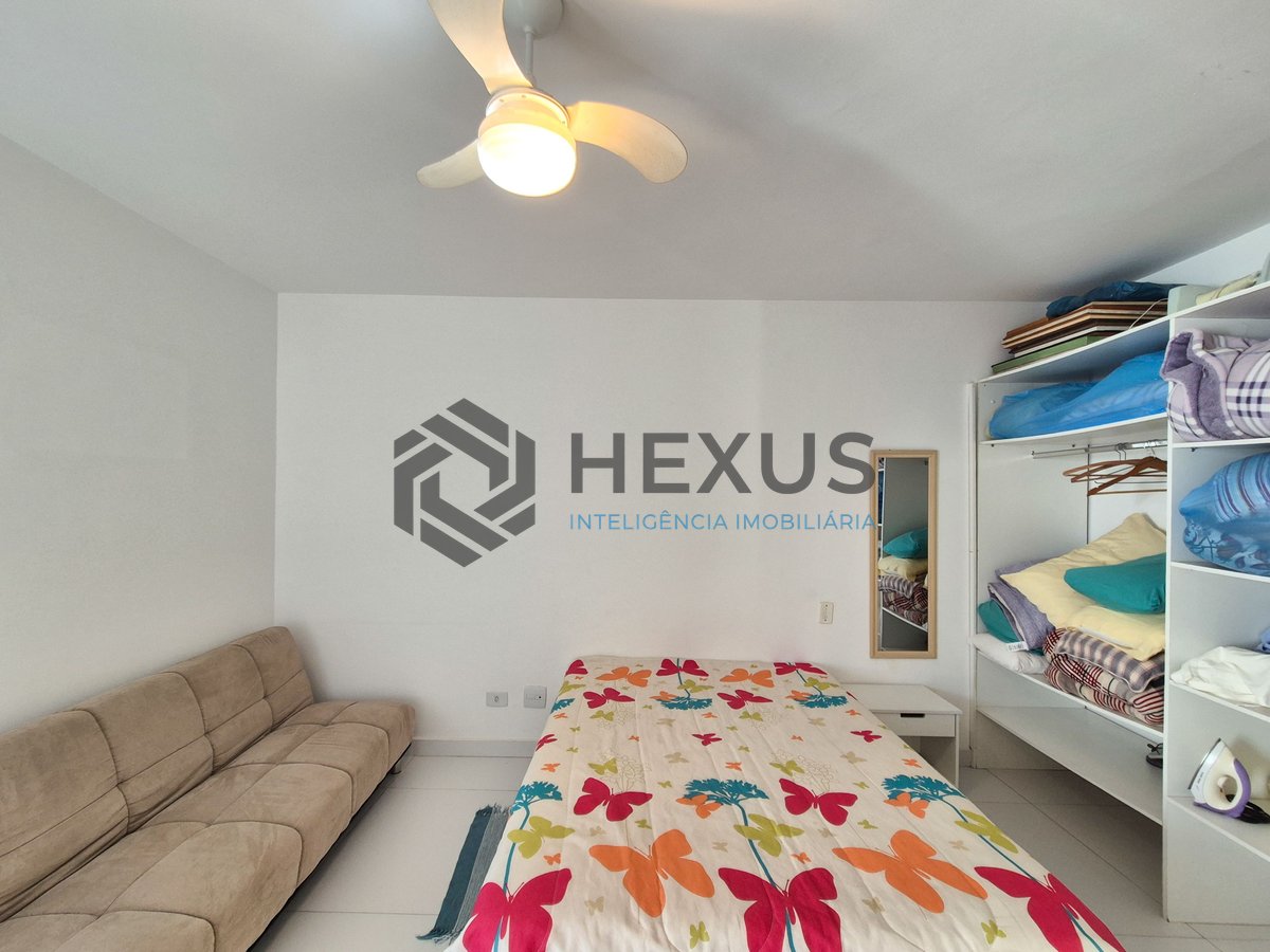 Foto 7 de Apartamento com varanda e lazer na quadra mar da Praia das Pitangueiras, Guaruja