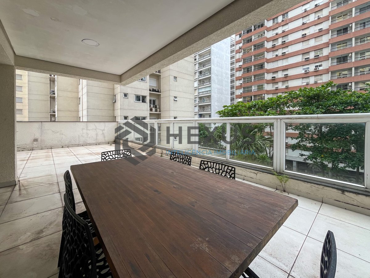 Foto 11 de Apartamento garden com varanda gourmet e lazer na quadra mar da Praia das Pitangueiras, Guaruja