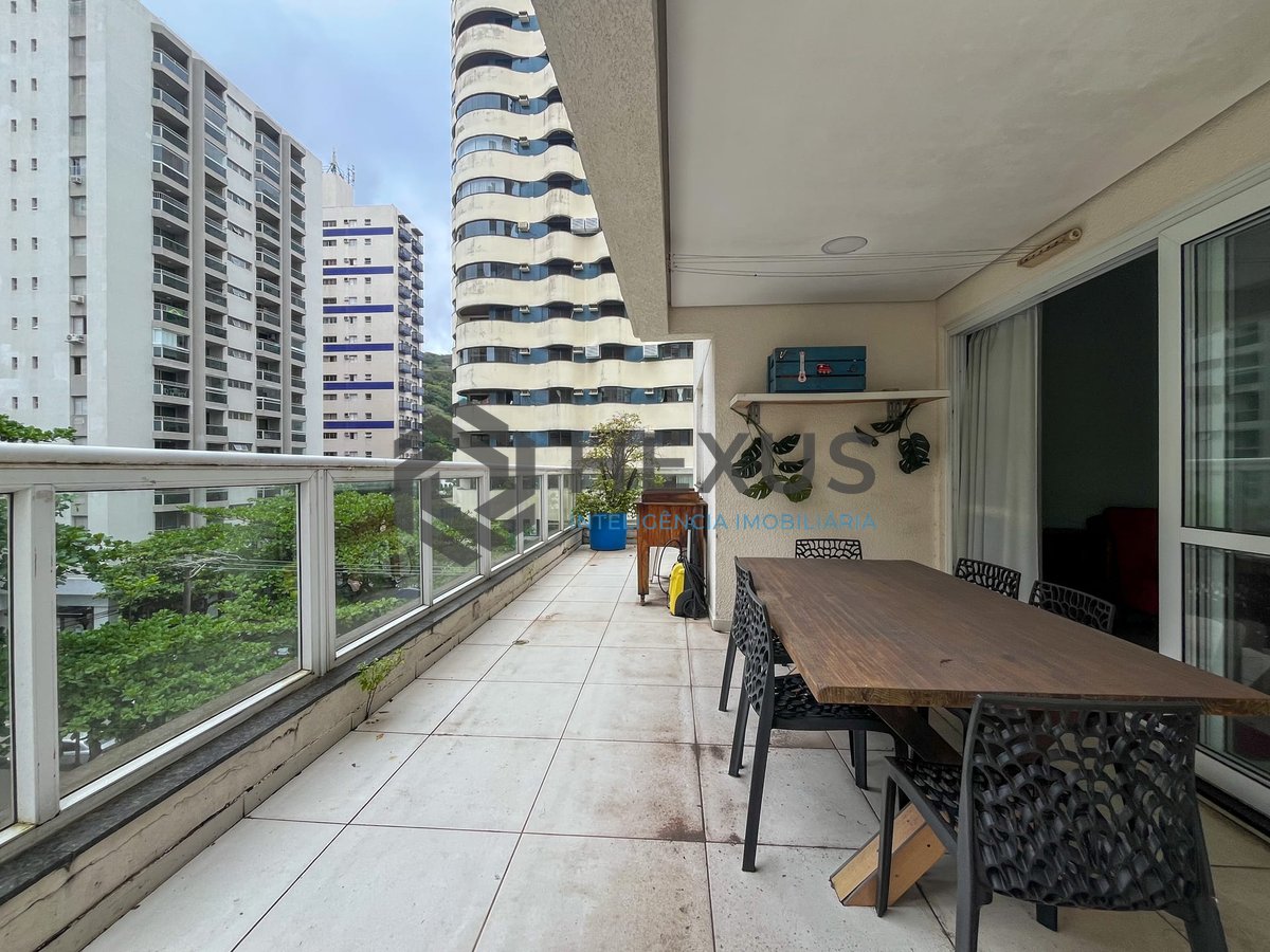 Foto 4 de Apartamento garden com varanda gourmet e lazer na quadra mar da Praia das Pitangueiras, Guaruja
