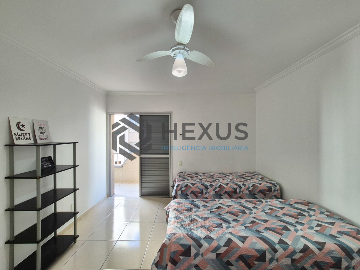 Foto 13 de Apartamento com varanda e lazer na quadra mar da Praia das Pitangueiras, Guaruja