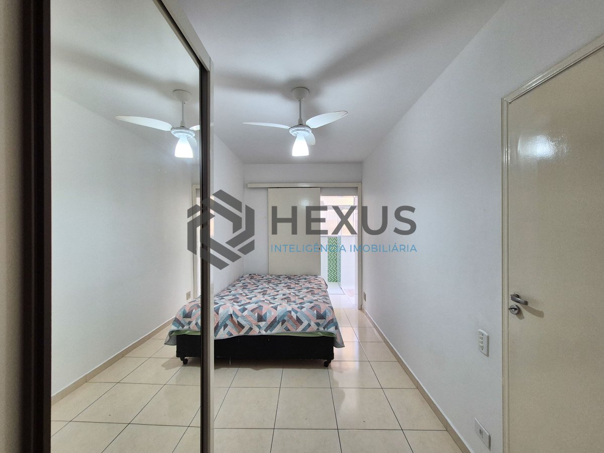 Foto 19 de Apartamento com varanda e lazer na quadra mar da Praia das Pitangueiras, Guaruja