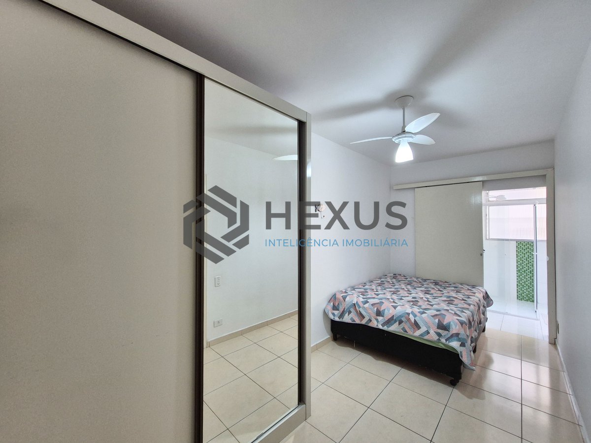 Foto 20 de Apartamento com varanda e lazer na quadra mar da Praia das Pitangueiras, Guaruja