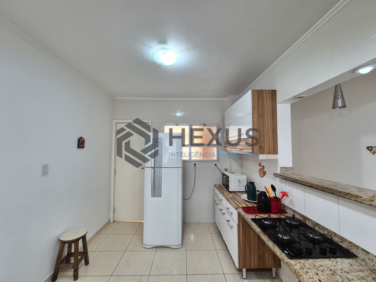 Foto 29 de Apartamento com varanda e lazer na quadra mar da Praia das Pitangueiras, Guaruja