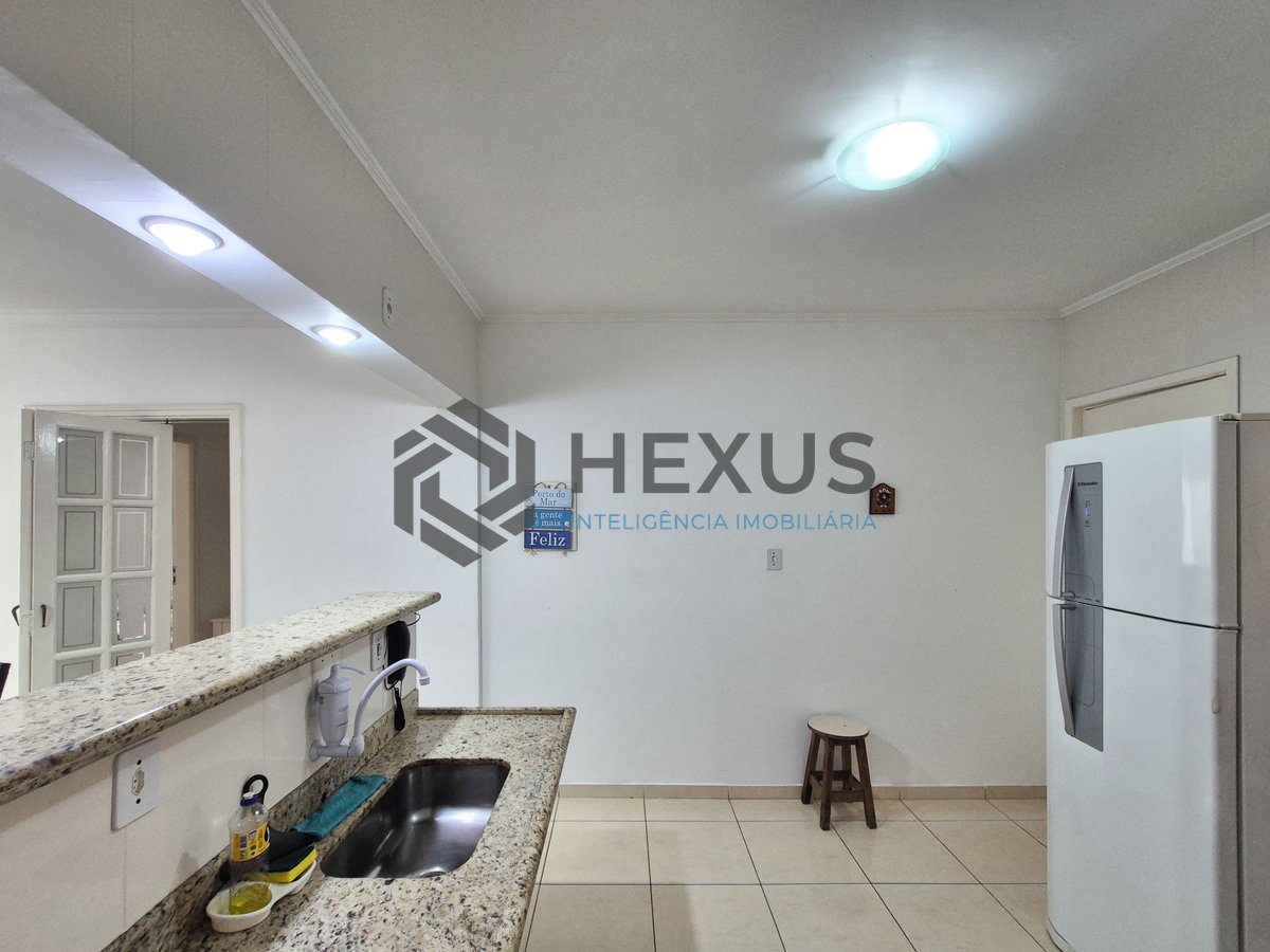 Foto 30 de Apartamento com varanda e lazer na quadra mar da Praia das Pitangueiras, Guaruja