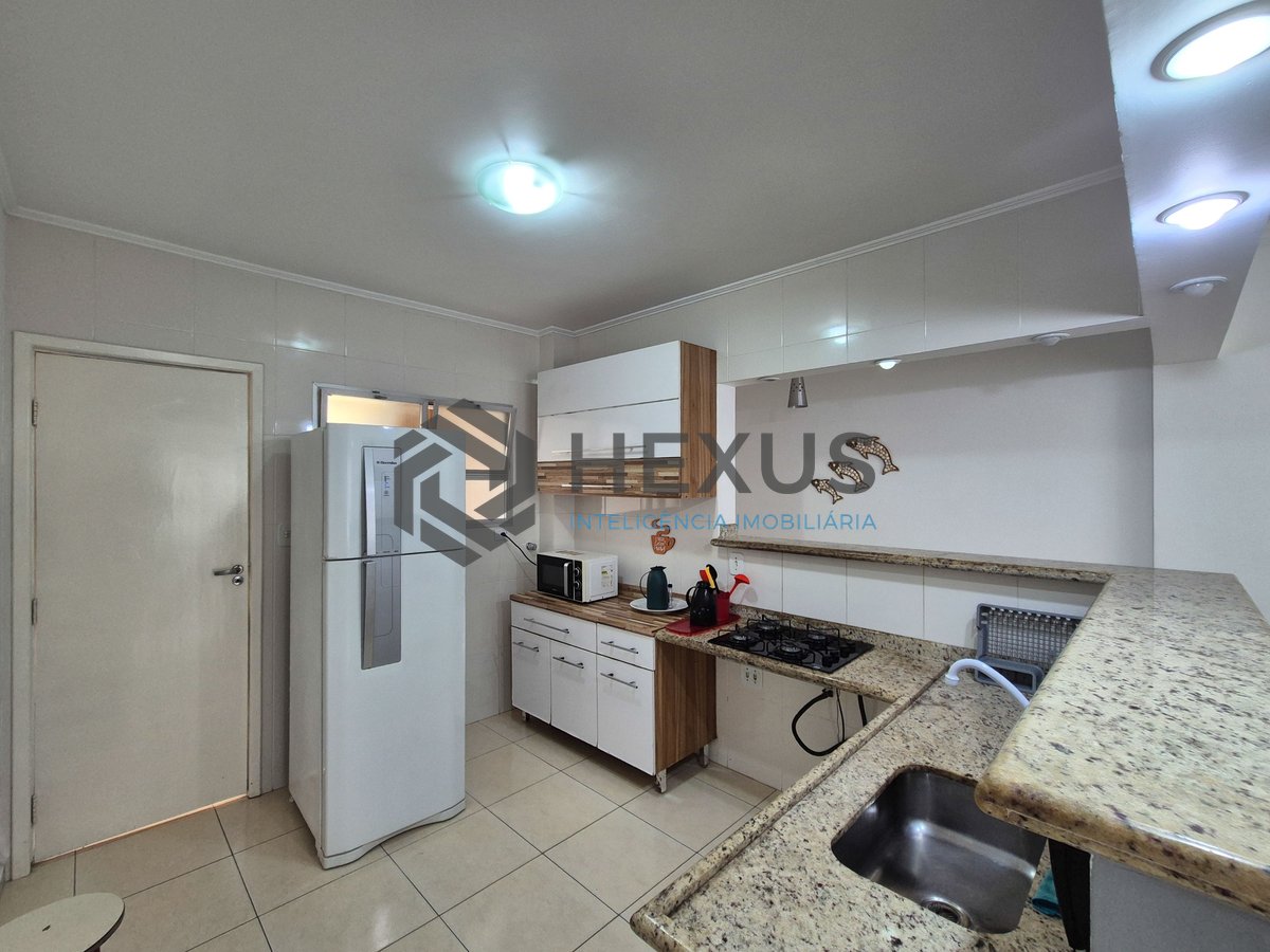 Foto 31 de Apartamento com varanda e lazer na quadra mar da Praia das Pitangueiras, Guaruja