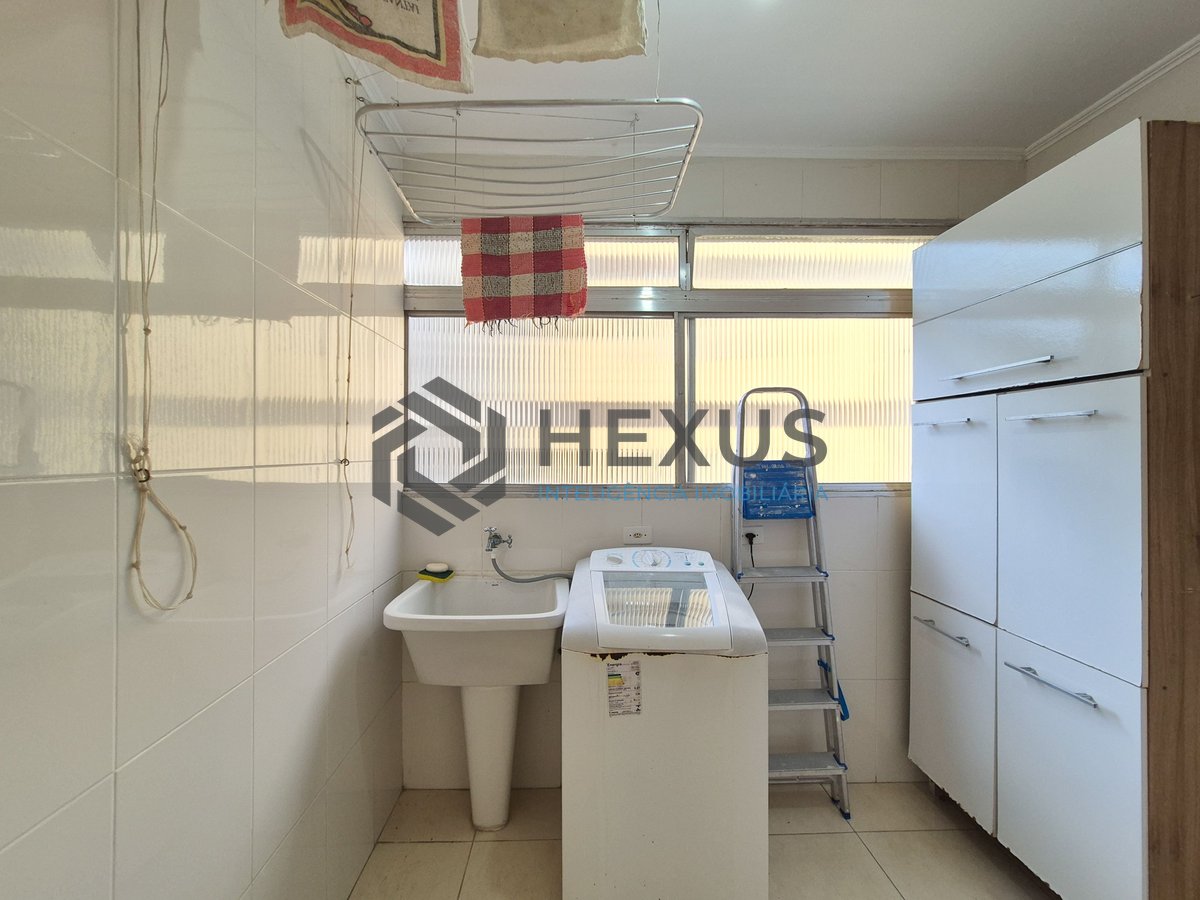 Foto 32 de Apartamento com varanda e lazer na quadra mar da Praia das Pitangueiras, Guaruja