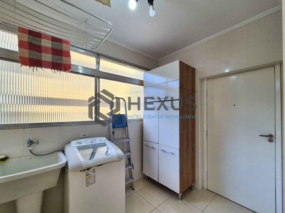 Foto 33 de Apartamento com varanda e lazer na quadra mar da Praia das Pitangueiras, Guaruja