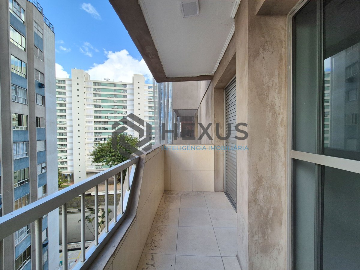 Foto 7 de Apartamento com varanda e lazer na quadra mar da Praia das Pitangueiras, Guaruja