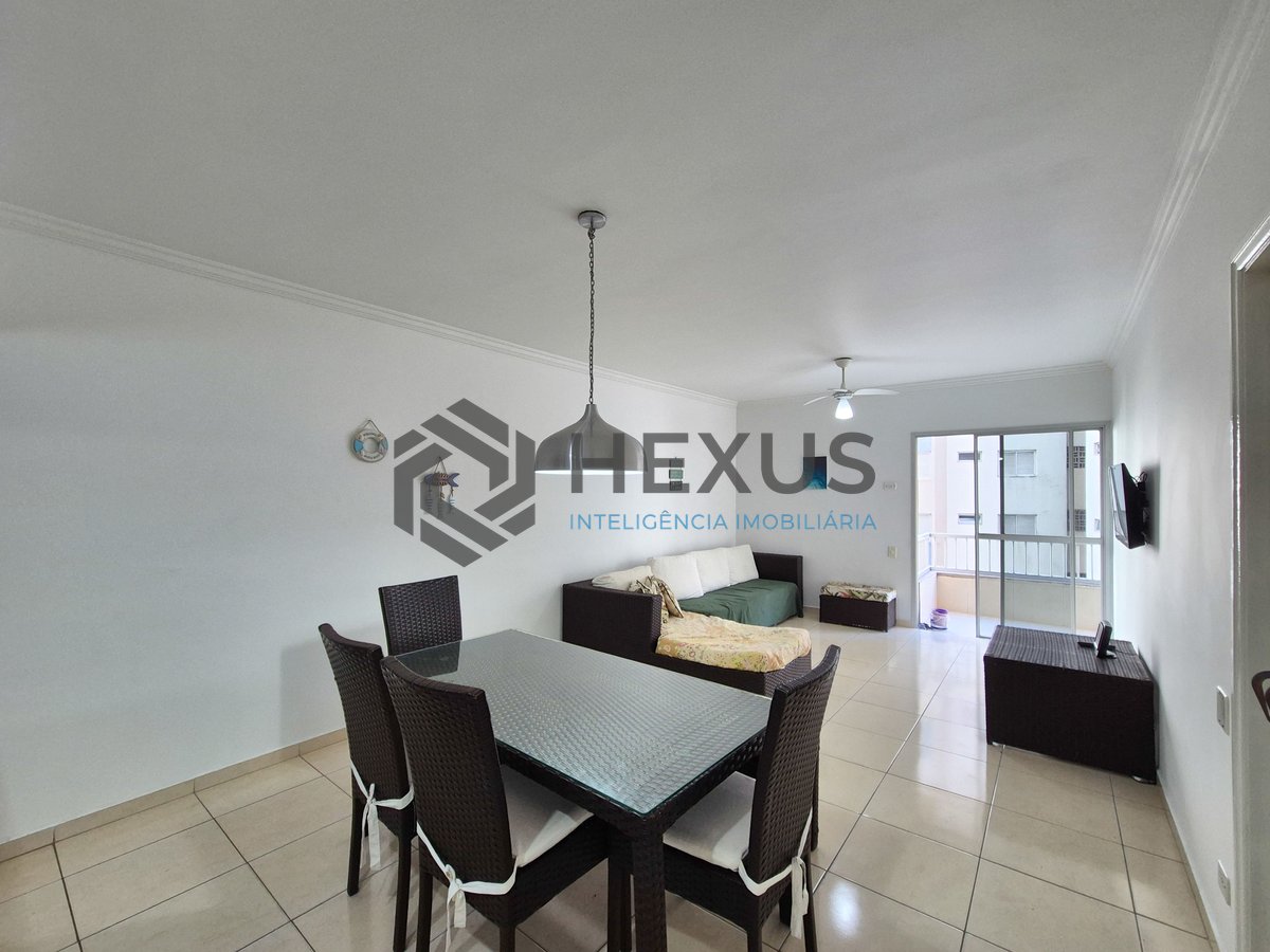 Foto 8 de Apartamento com varanda e lazer na quadra mar da Praia das Pitangueiras, Guaruja