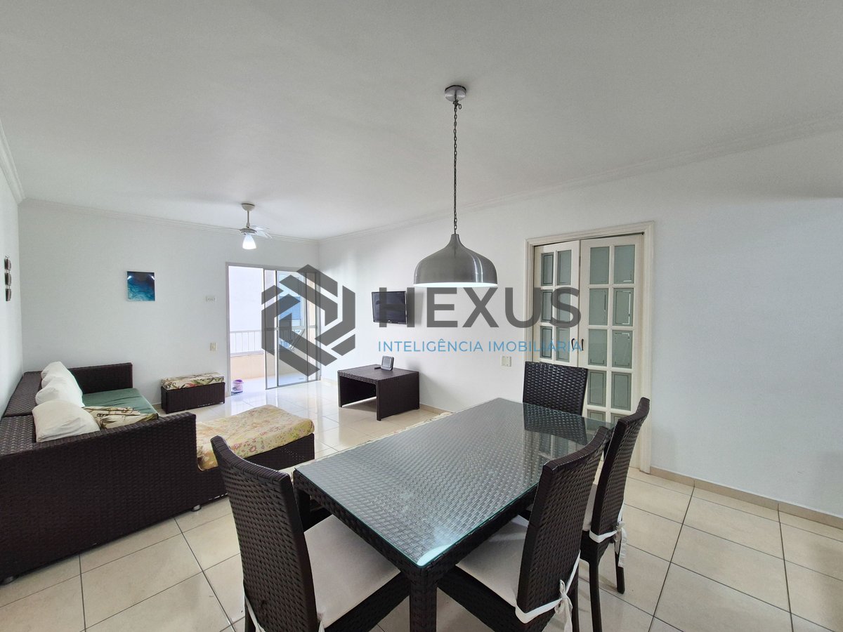 Foto 9 de Apartamento com varanda e lazer na quadra mar da Praia das Pitangueiras, Guaruja