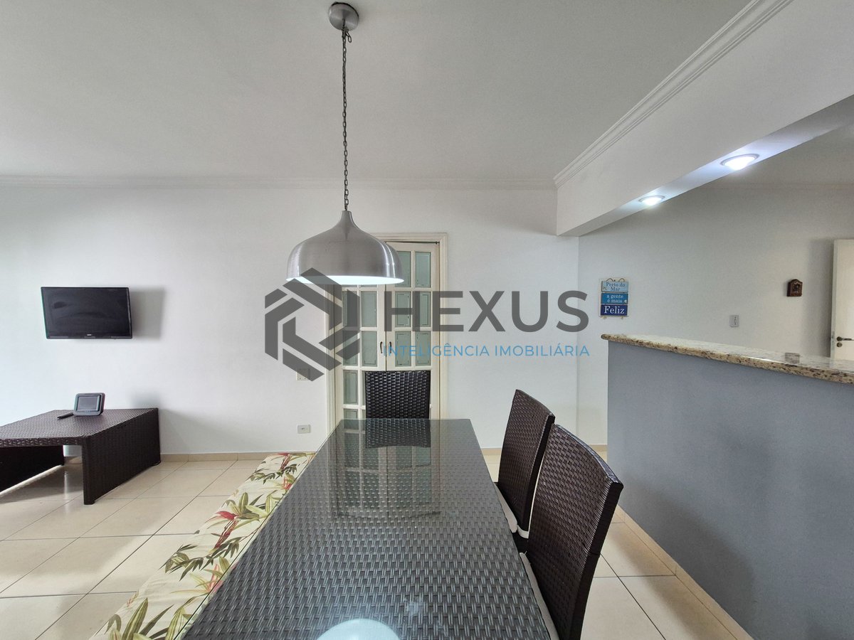 Foto 10 de Apartamento com varanda e lazer na quadra mar da Praia das Pitangueiras, Guaruja