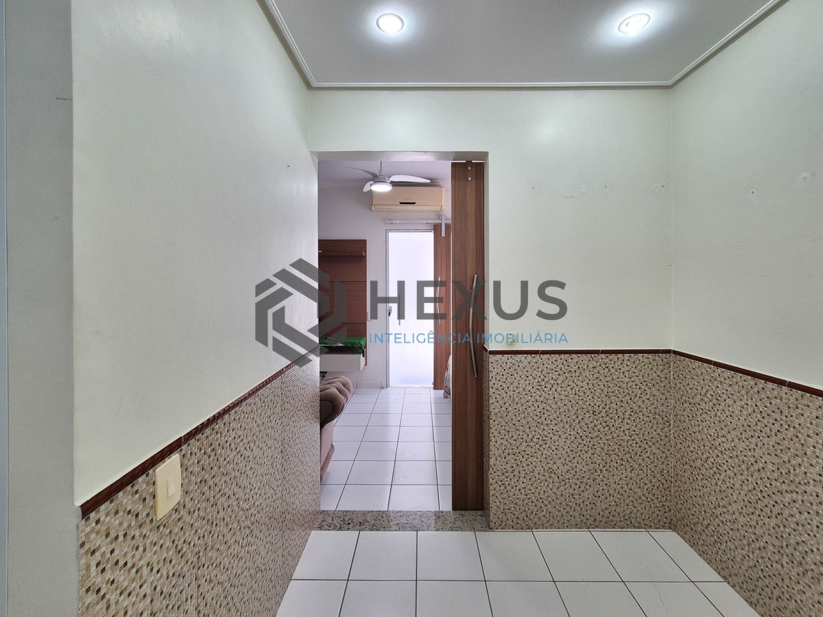 Foto 14 de Apartamento com varanda e lazer a uma quadra da Praia das Pitangueiras, Guaruja