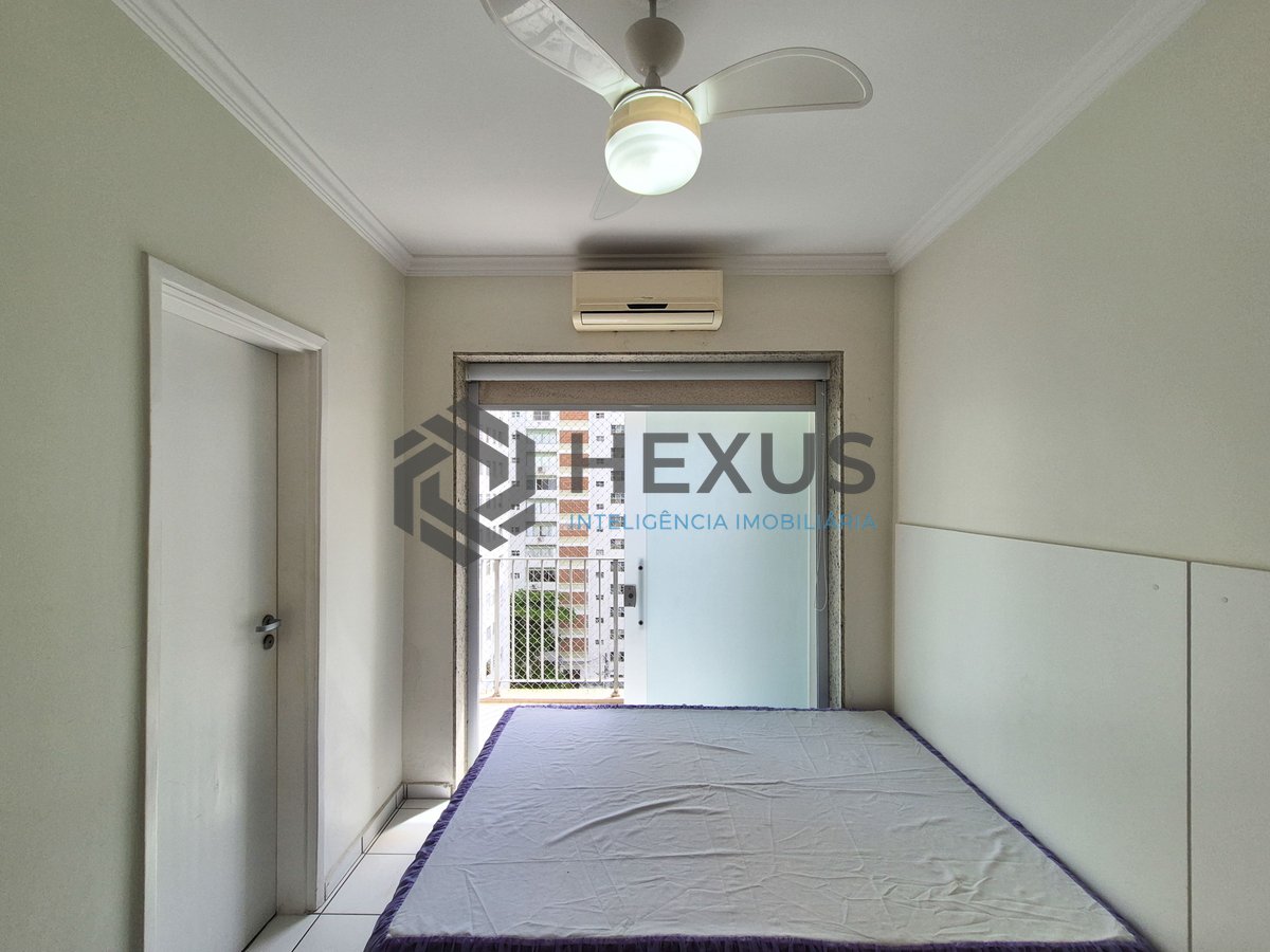 Foto 21 de Apartamento com varanda e lazer a uma quadra da Praia das Pitangueiras, Guaruja