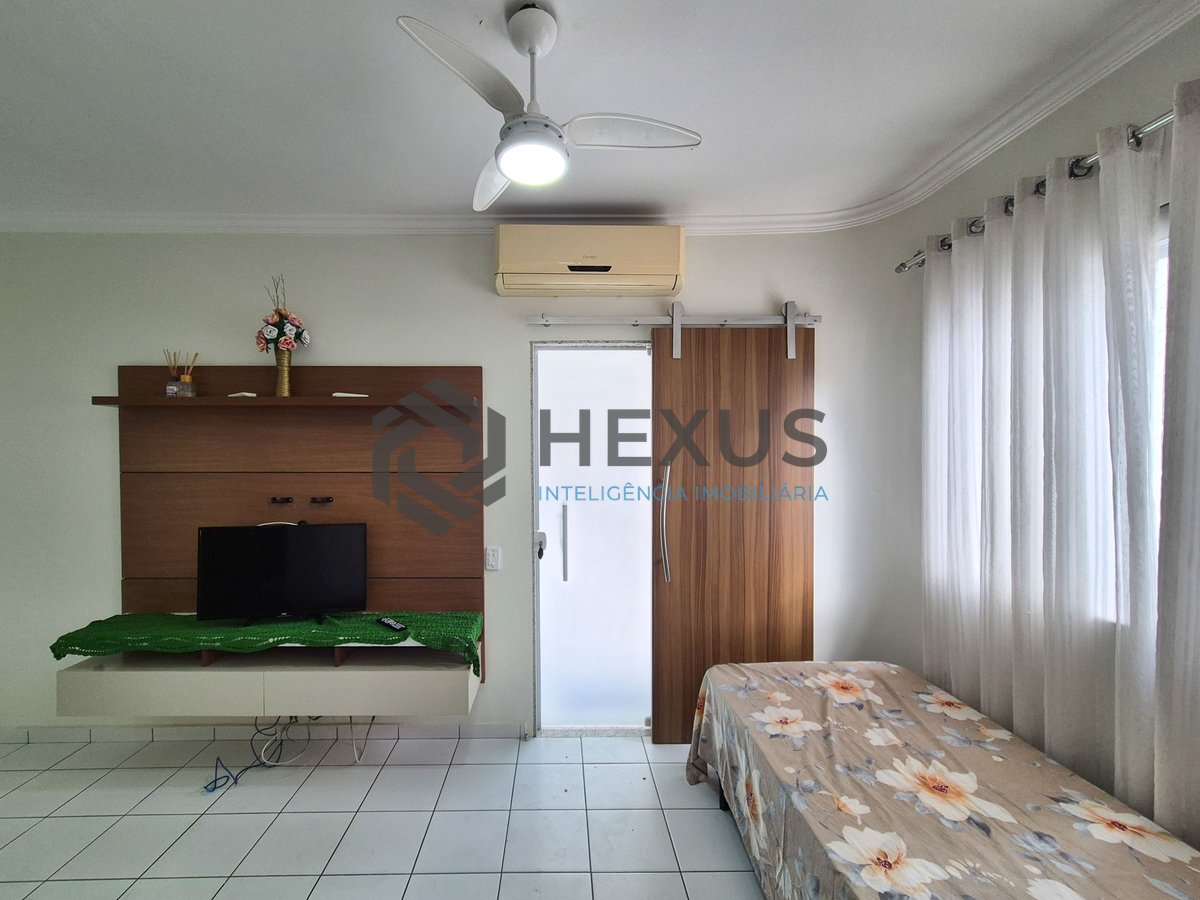 Foto 7 de Apartamento com varanda e lazer a uma quadra da Praia das Pitangueiras, Guaruja