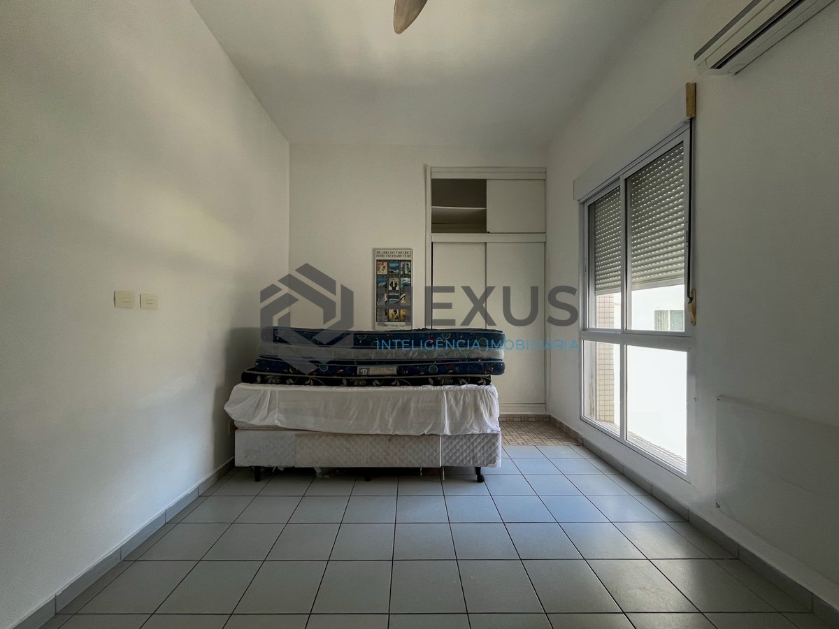 Foto 25 de Apartamento frente mar com varanda na Praia das Pitangueiras, Guaruja