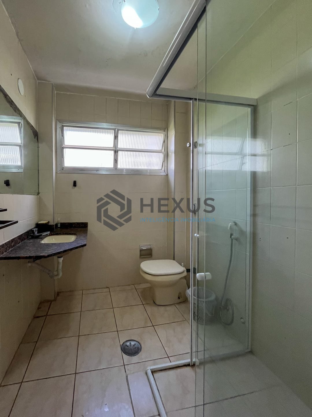 Foto 12 de Apartamento mobiliado a uma quadra da Praia das Pitangueiras, Guaruja