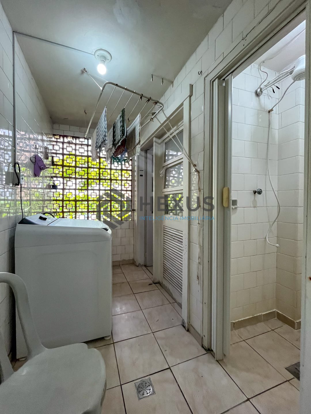 Foto 17 de Apartamento mobiliado a uma quadra da Praia das Pitangueiras, Guaruja