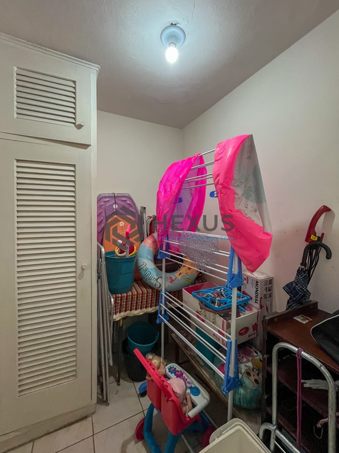 Foto 18 de Apartamento mobiliado a uma quadra da Praia das Pitangueiras, Guaruja