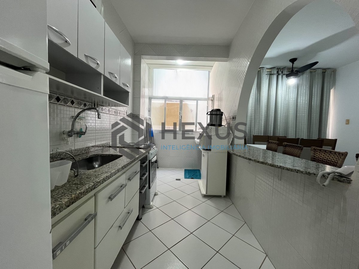 Foto 10 de Apartamento a duas quadras da Praia das Pitangueiras, Guaruja