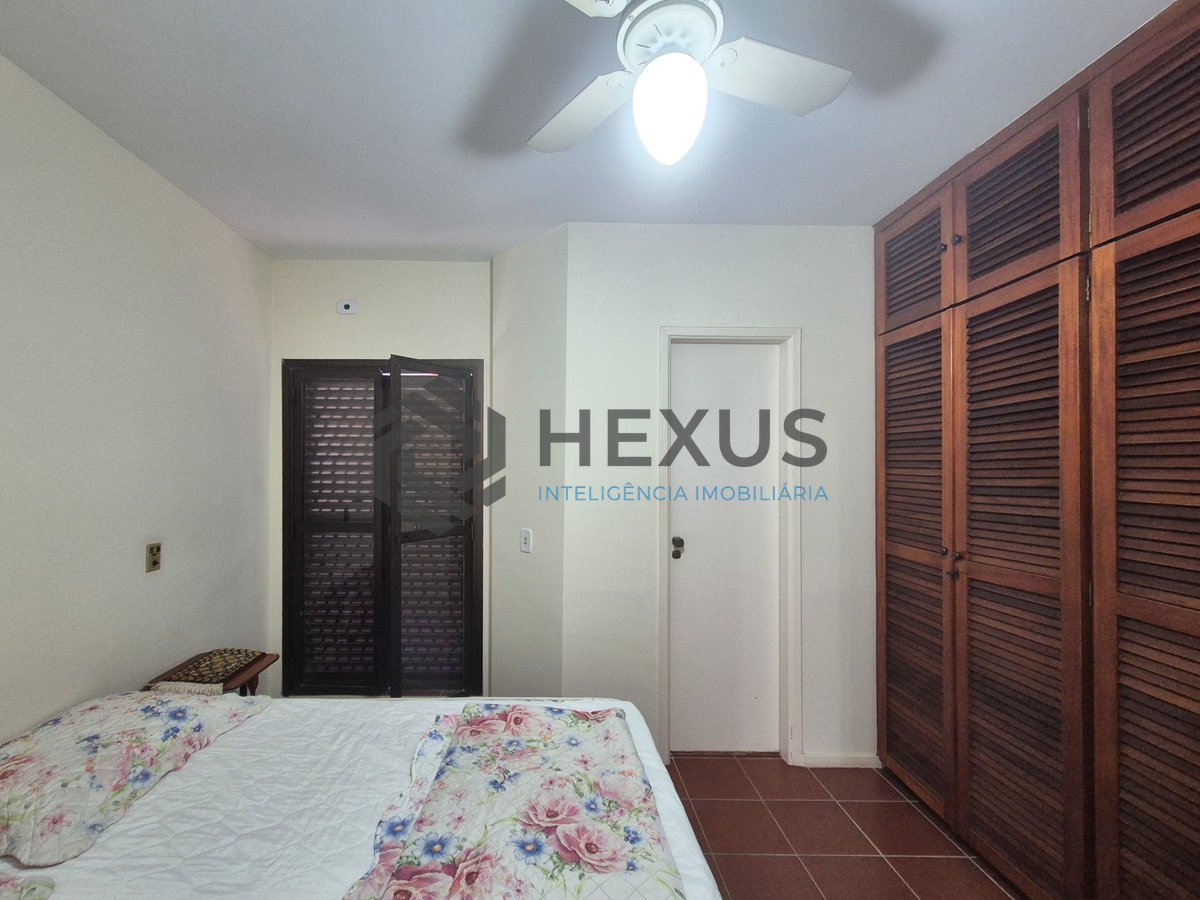 Foto 11 de Apartamento com varanda e lazer na Praia das Pitangueiras, Guaruja