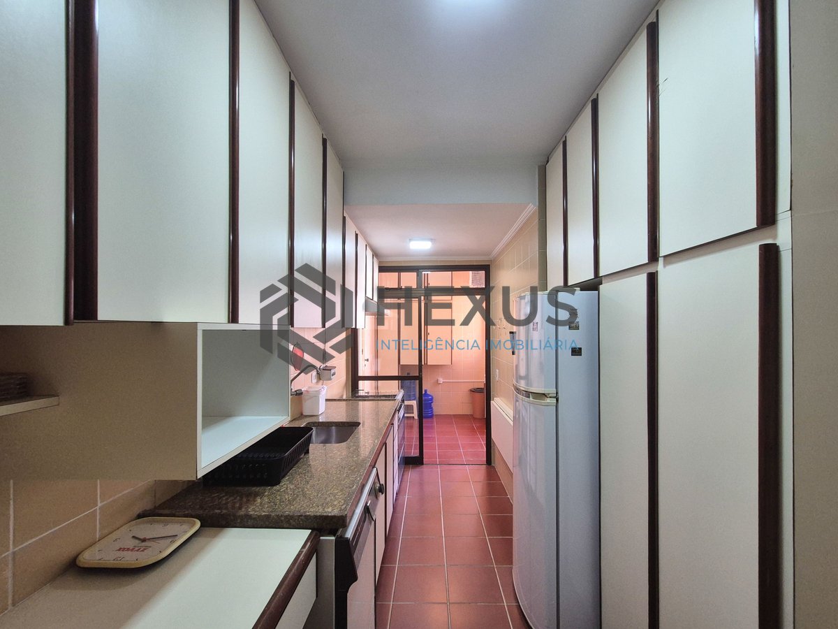 Foto 22 de Apartamento com varanda e lazer na Praia das Pitangueiras, Guaruja