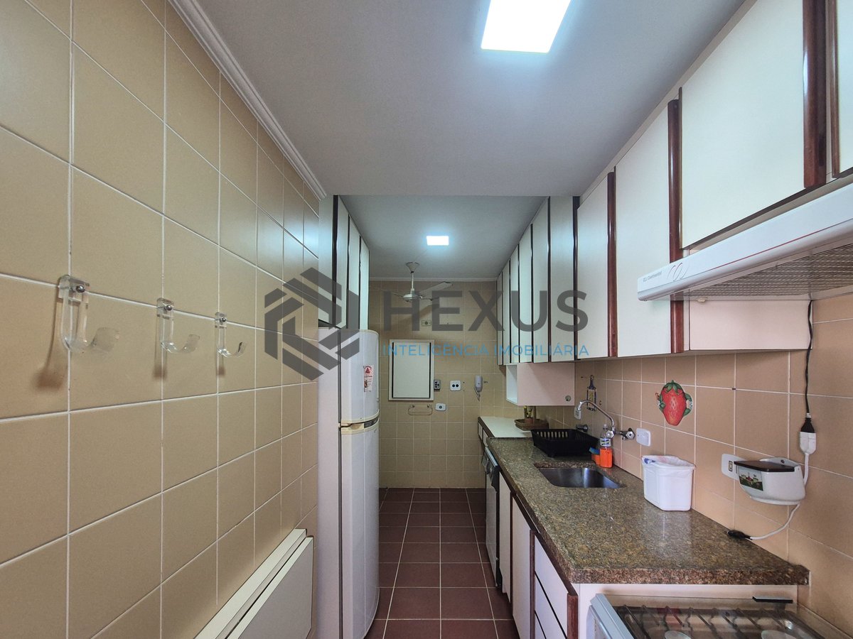 Foto 23 de Apartamento com varanda e lazer na Praia das Pitangueiras, Guaruja