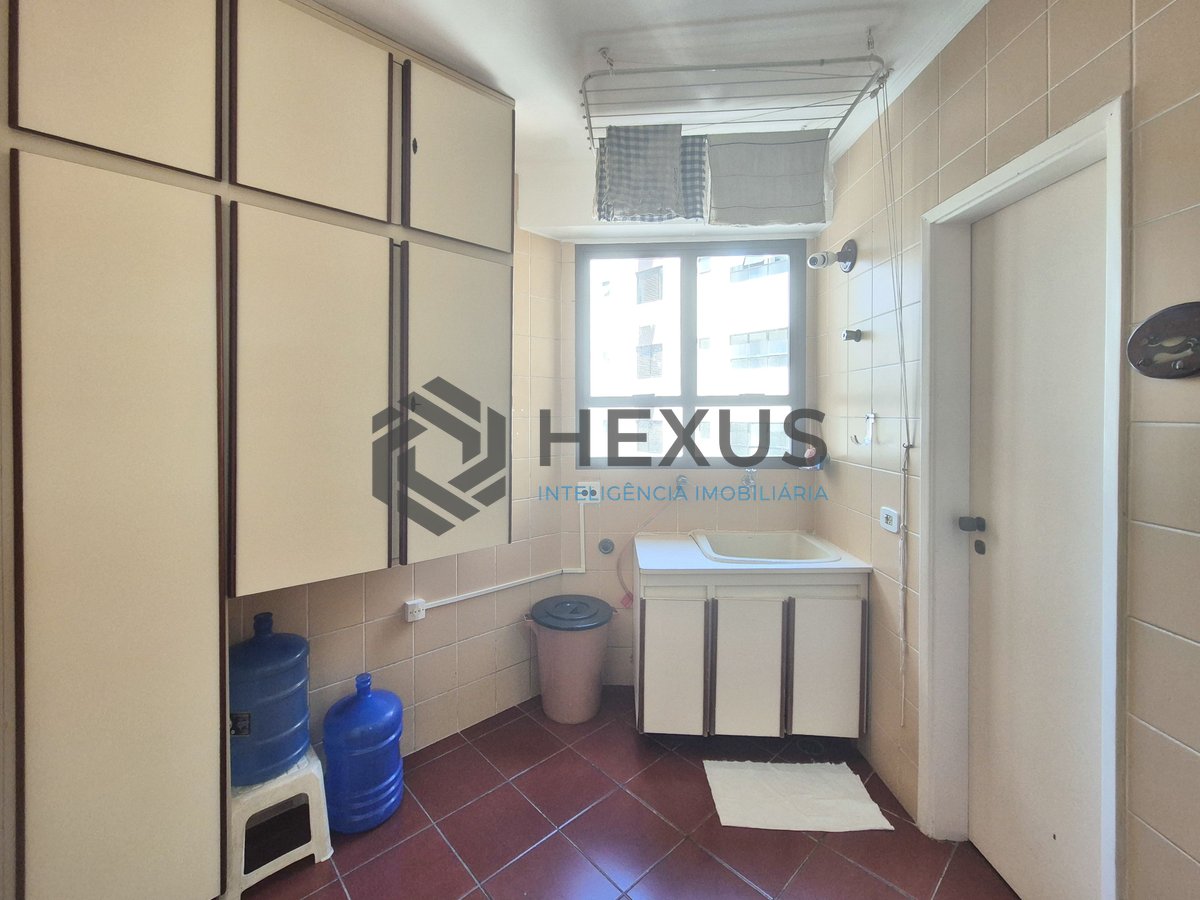 Foto 28 de Apartamento com varanda e lazer na Praia das Pitangueiras, Guaruja